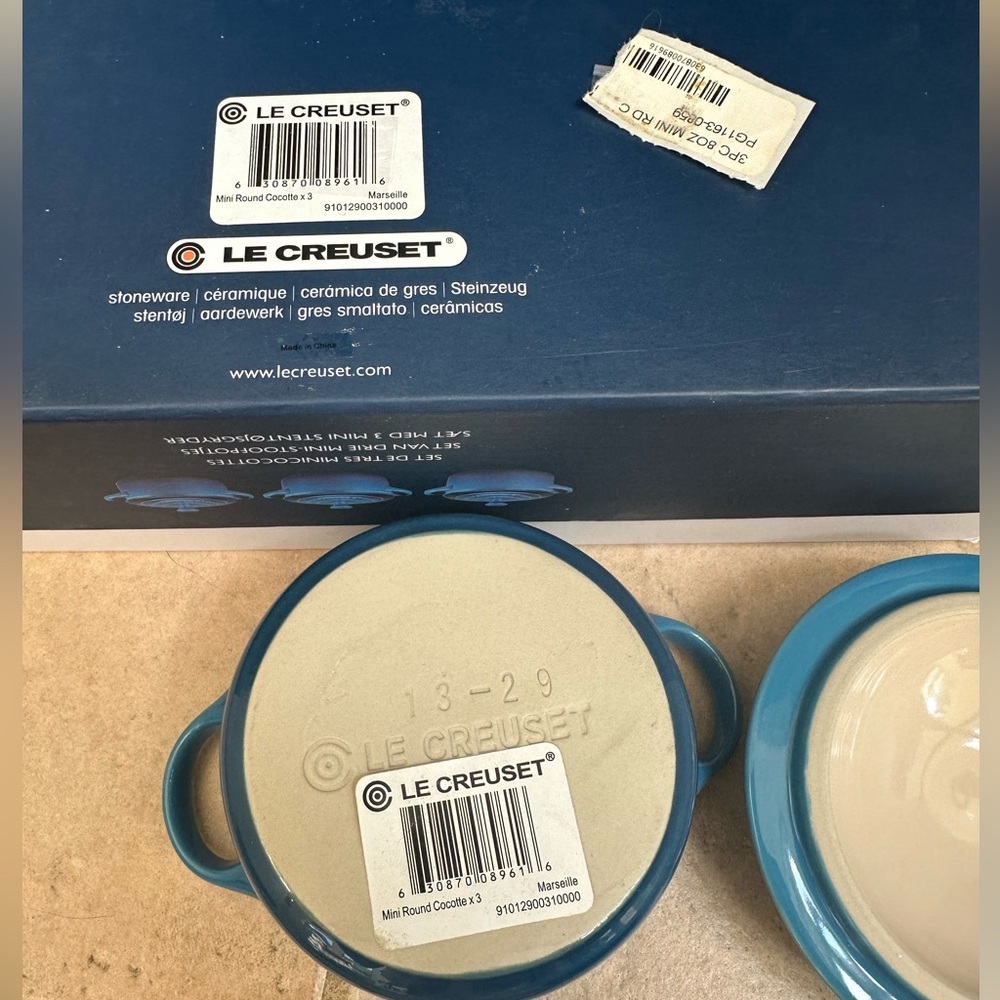 Last one !! Le Creuset Mini Round Cocottes NWT Marseille Blue 8 oz with lids x1 - Picture 5 of 11